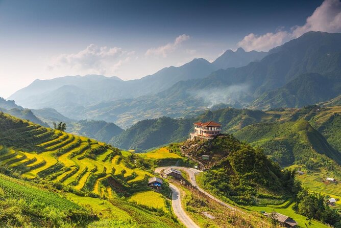 1-day Authentik trek & Panorama valley views - The first climb: viewpoint time and what to expect at the top
