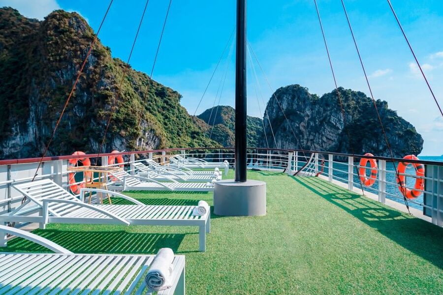 1 Day Ha Noi - Cat Ba island - Lan Ha Bay - Ha Long Bay - What to bring (and what to skip) so you don’t suffer