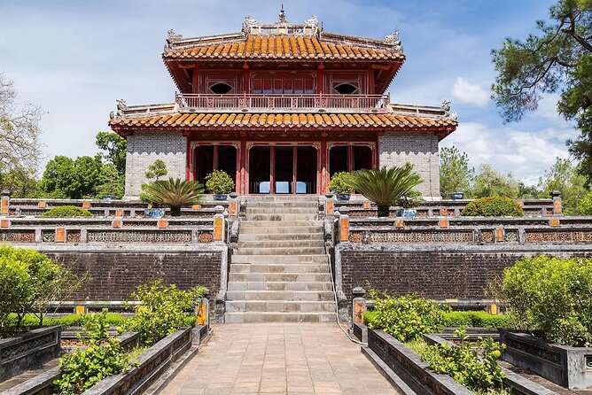 14 Days Classic Vietnam - A Private Tour from Hanoi to Saigon - Hoi An old town walking + Tra Que Village: history you can see up close
