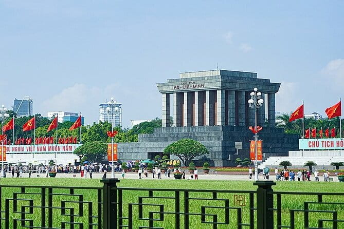 19-Day Tours | Explore the Essential and Highlights in Vietnam - Da Nang, Hue Imperial City, Thien Mu Pagoda, and Khai Dinh
