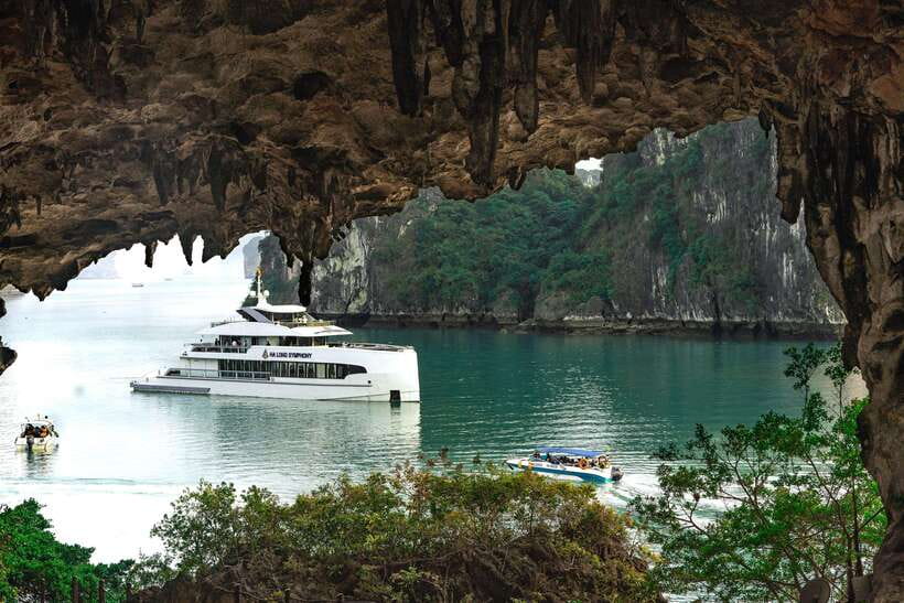 1Day 5 Stars Cruise:Swimming,Hiking & Kayaking, - Price and logistics: when $55 is a bargain and when it isn’t