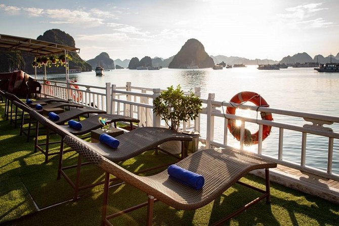 2-day Ha Long Bay Cruise included Transfer, Kayking and Swimming - Day 1 in Motion: Hanoi Transfer, Ha Long Bay Time, Ti Top Beach