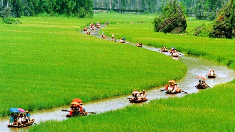 2-Day Ha Noi - Ninh Binh - Ha Long Bay Highlights Tour - Hoa Lu Ancient Capital: temples first, then you float