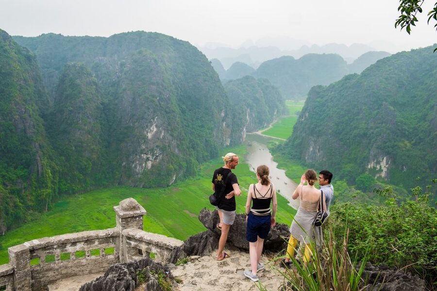 2 Day Ninh Binh: Hoa Lu/Bai Dinh- Trang An/Tam Coc- Mua Cave - Tuyet Tinh Coc pagoda: Queen Duong Van Nga’s mountain story