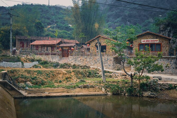 2 Days 1 Night Ban Gioc Waterfall Tour from Hanoi By Limousine - Overnight in a traditional house or bungalow: comfort, privacy, and small-village calm