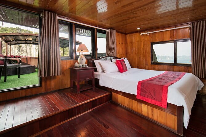 2 Days 1 Night Visit Lan Ha Bay - Classic 3 cabins cruise - Day 2: sunrise on Lan Ha Bay and a light breakfast