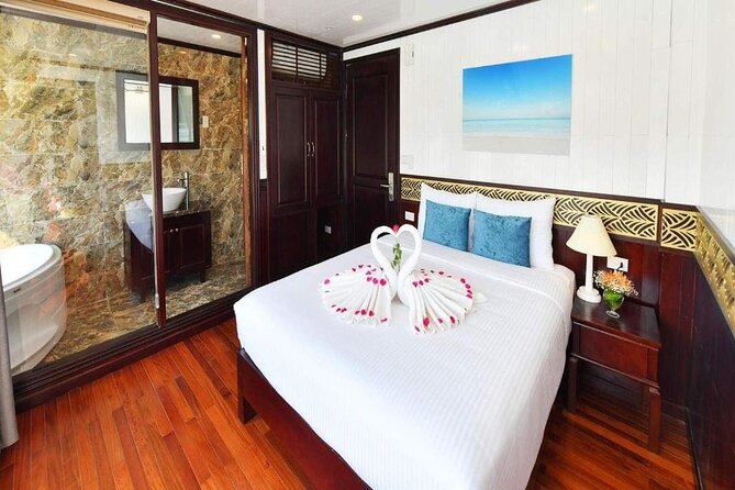 2 Days Halong Bay - Halong Sapphire Cruise - Sung Sot Cave: Morning Adventure With Real Footing