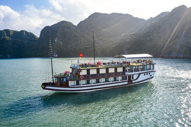 2D1N: Halong Bay 4-Star Cruise - Cave, Kayak, Swim, Meals - Key highlights you should care about