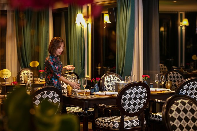 2Days-1Night Halong Bay Luxury Genesis Regal Cruises - Cabins, balconies, and why a one-night stay can still feel romantic