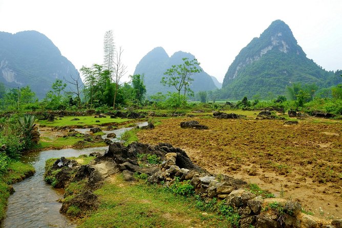 3-Day Ba Be Lake - Ban Gioc Waterfall Private Tour - Day 1: Museum of Ethnic Groups, mountain passes, and an incense-making homestay