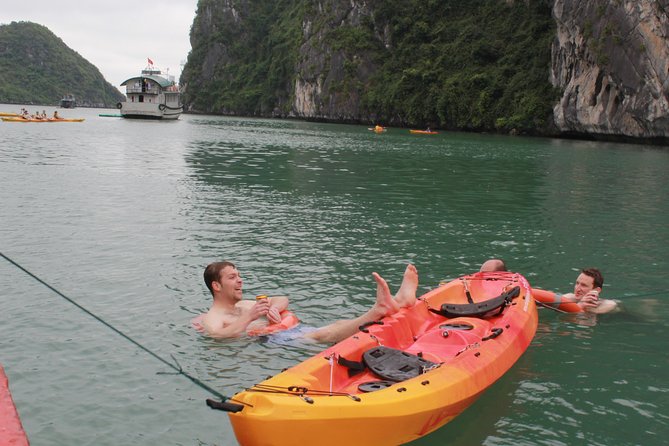 3-Day Cruise Relaxing and Kayaking on Oriental Sails - Day 2: Tai chi at dawn, then kayaking and a clean swim stretch
