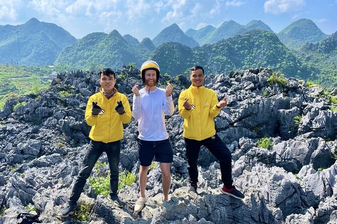 3-Day Ha Giang Loop Tour from Ha Noi and Return - Day 2: Ma Pi Leng Pass through limestone country