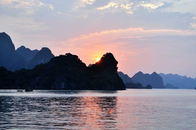 3-Day Luxury Bai Tu Long Bay Cruise on the Dragon Pearl Junk Boat - From Hanoi to Dragon Pearl: The Start Matters