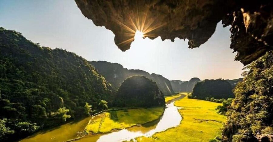 3-Day Ninh Binh Bungalow & Ha Long Bay 5 Star Cruise - Goat meat lunch and Tam Coc sampan boats