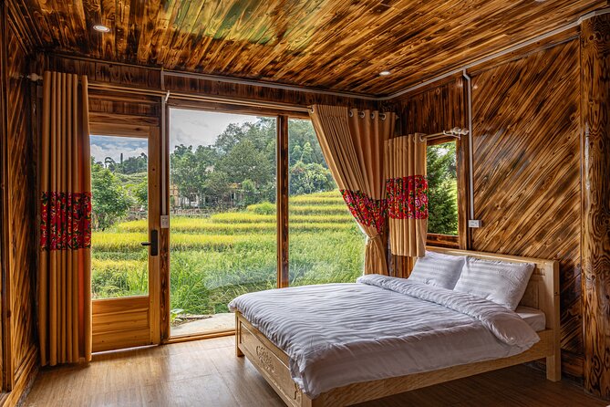 3-Days in Sapa with Overnight at 4 Star Hotel & Bungalow - Day 2 treks from Sapa toward Ta Van, plus a bungalow night