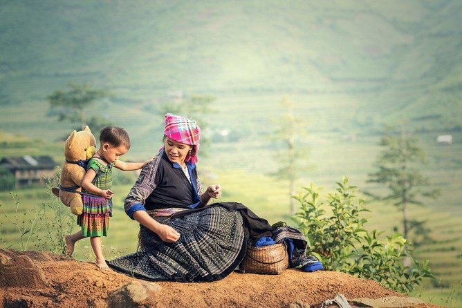 3-Night Sapa Trekking Tour from Hanoi - Ta Van Village: The Trail Ends in a Quiet Valley
