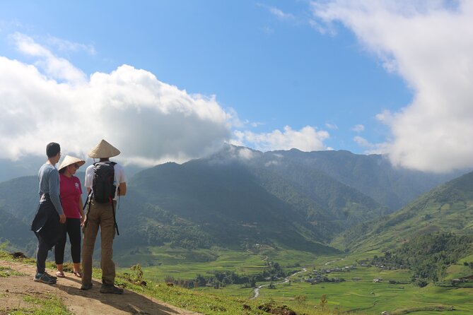 3D2N- Rice Terraces Treks & Easy rider from Sa Pa - The iconic Khau Phạ Pass stop: big valley views and paragliding energy