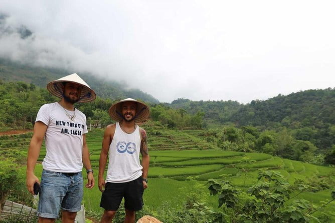 3Day Kayak & Trek to Ha Long Bay and Tamcoc (the 2nd day private) - Day 3: Tam Coc sampan at 8:00 a.m., plus Hoa Lu and Mua Cave