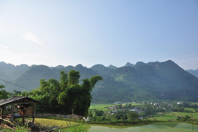 4-Day Jungle Trekking in Ba Be National Park - Trek Day 2: Coc Toc Village, Pe Lu Stream, and the steep-view reward