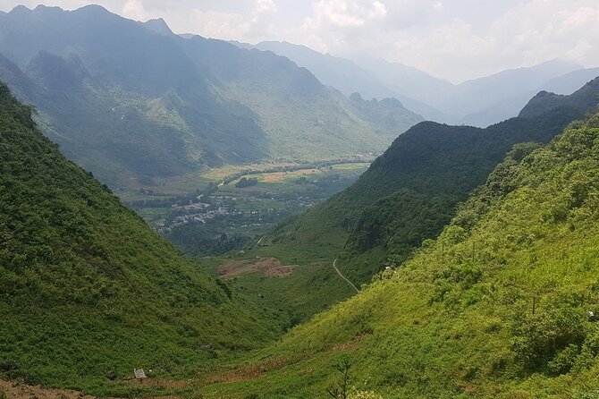 4 Days 3 Nights Ha Giang Easy Driving Motorbike Tours - Day 4: Du Gia market, opium valley, hemp weaving, Thai An Heaven Gate, then back to Hanoi