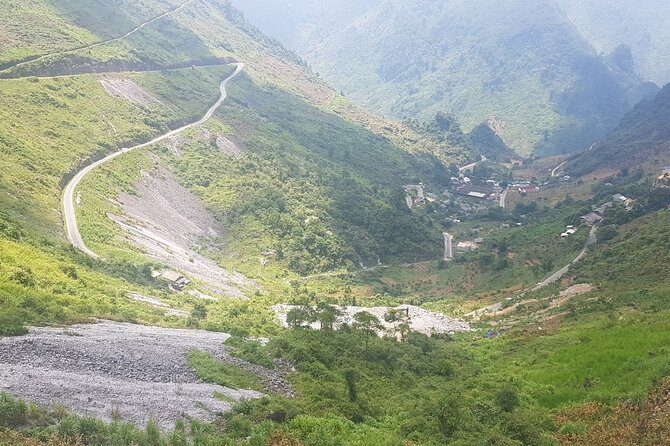 4 Days 3 Nights Ha Giang Easy Driving Motorbike Tours - Homestays, meals, and the comfort reality check