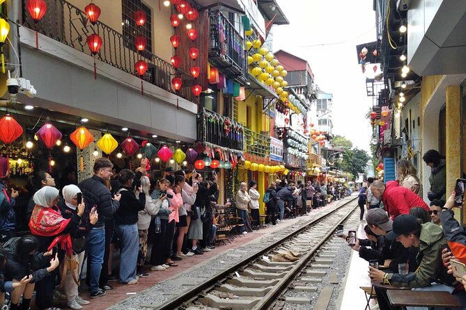 4 Hours Private City Tour with Highligh Train Street - Temple of Literature: 1070 scholarship buildings in a manageable 45 minutes