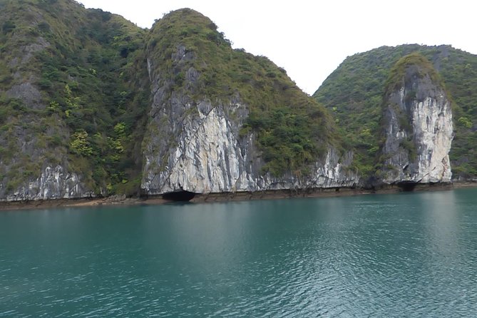 5 Days 4 Nights Hanoi - Halong Bay - Peaceful Halong Bay Cruise, one of 7 world Wonders - A 5-Day North Vietnam Route That Actually Uses Your Time