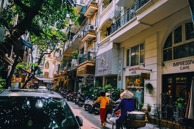 5 Days 4 Nights Hanoi - Halong Bay - Peaceful Halong Bay Cruise, one of 7 world Wonders - Halong Bay Cruise Day: Caves, Kayak, and Fresh Seafood