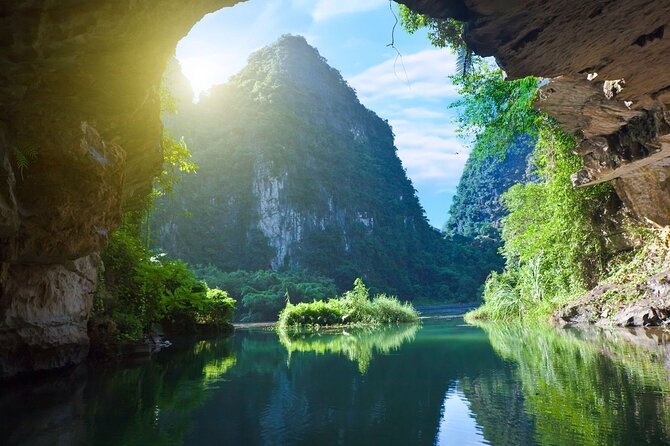 5 Days 4 Nights Highlight Vietnam Tours - Halong Bay Day Two: Tai Chi Sunrise, Surprise Cave, and Getting Back to Hanoi