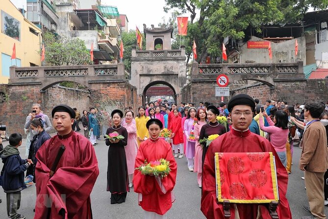 5 Hours Guided Hanoi Old Quarter Private Walking Experience - Bạch Mã Temple: White Horse Legend Meets Real Craft Details