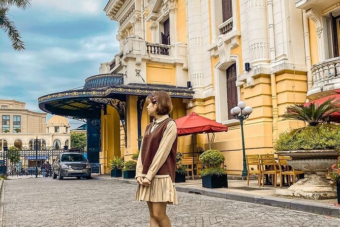 5 Hours Guided Hanoi Old Quarter Private Walking Experience - Phùng Hưng Mural Street and O Quan Chưởng Gate at Street Level