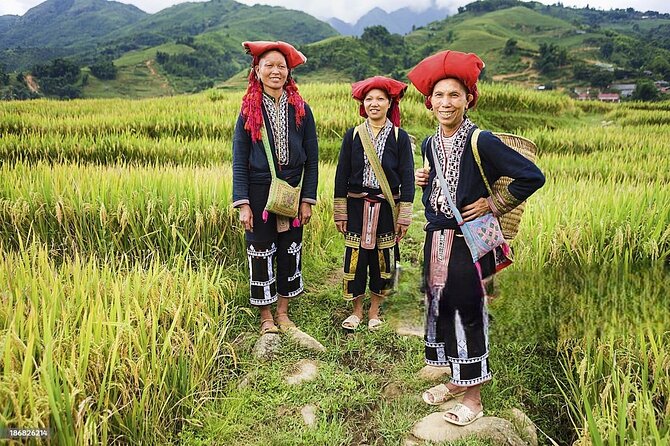 6 - 8 Day Vietnam Itinerary | Magnificent | Best 2026 Northern - Day 5 Dong Van market (Sunday option) and Ma Pi Leng Pass