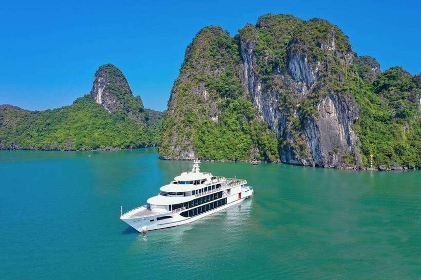 7 hours to discover HaLong Bay on Luxury Day Cruise - Cruising the Bay Before the First Big Stop