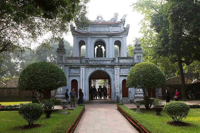8-Day Discover Northern Vietnam Highlight: Hanoi - Ninh Binh - Sapa - Halong Bay - Hanoi in one day: Ho Chi Minh, pagodas, learning centers, and Hoan Kiem Lake