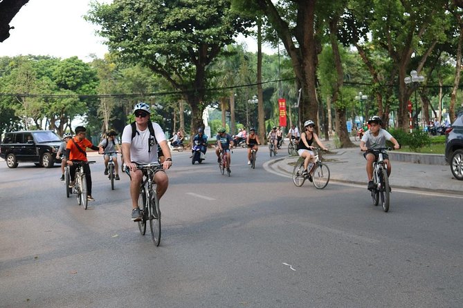 A Glimpse Of Hanoi ,Cultures, History, Backstreet, Train Street - Getting Started in the Old Quarter: Bike Setup and First Alley Rides