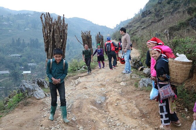 A Glimpse Of Sapa Motorbike Tour Off the Beaten Path 4,5 Hours - O Quy Ho Mountain Pass: The Viewpoint That Sets the Mood