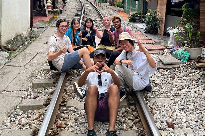 All-in-One Hanoi Walking Tour Through a Train Street - Thanh Ha Local Market: how to think like a shopper