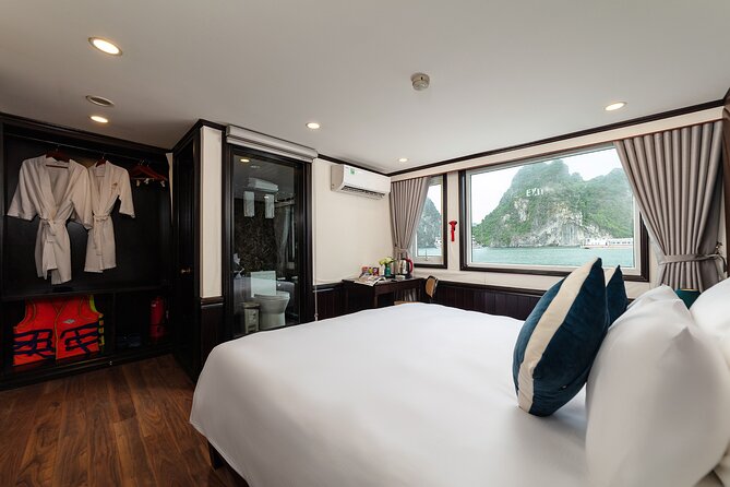 Amanda Cruise - Luxury Unique Halong Bay Cruise (2D1N Tour) - Back on Board: Herbal Foot Bath, Deck Photos, and the Easy Wind-Down