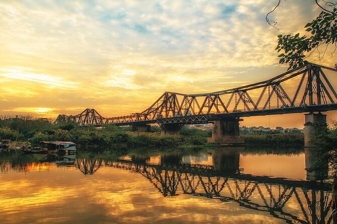 Amazing Hanoi Private Full Day City Tour (Mon & Fri) - Dong Xuan Market and Long Bien Bridge: everyday Hanoi meets big engineering