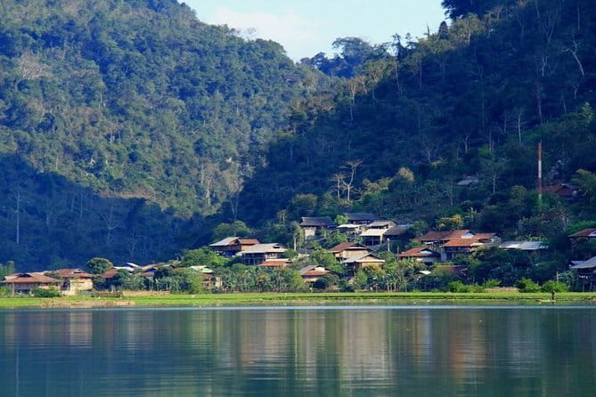 Ba Be lake 2 days 1 night including kayaking - Kayaking the Nang River and Lake Ba Be: small boat, big access