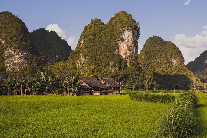 Ba Be Lake & Ban Gioc Waterfall Adventure Tour 3 Days - Day 1 from Hanoi to Quang Uyen: culture stop then incense-village homestay