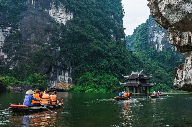 Bai Dinh Pagoda, Trang An boat and Mua Cave Limousine from Hanoi - From Hanoi in a limousine: the day’s pace starts fast