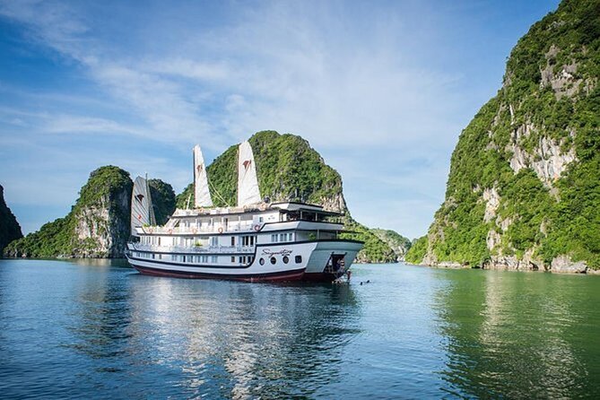 Bai Tu Long Bay 2 Day 1 Night Cruise - Bai Tu Long Bay in two days: what you really get
