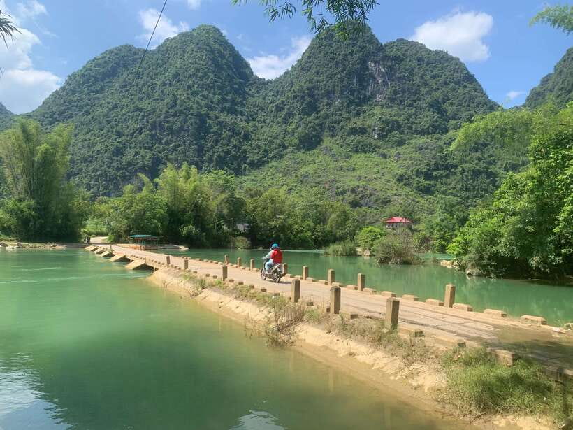Ban Gioc Waterfall - God Eyes Mountain 1 Day By Car - Trúc Lâm Zen Monastery: panoramic payoff and the bridge angle
