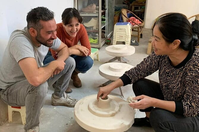 Beginner Painting & Drawing Class in Hanoi – Art Tutor Hanoi - The Instructor Experience: Friendly Guidance That Doesn’t Make You Feel Behind