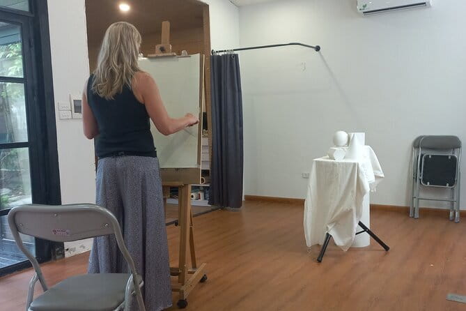 Beginner Painting & Drawing Class in Hanoi – Art Tutor Hanoi - Small Groups and a Private-Feeling Class Size