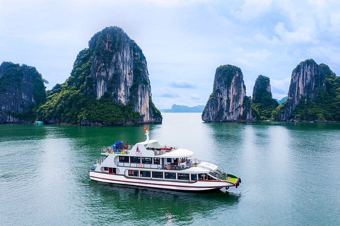 Best Halong 5 star Day Trip, inclusive,buffet,cave,kayak,transfer - Sung Sot Cave and Luon Lagoon Kayak: The Stuff You Came For