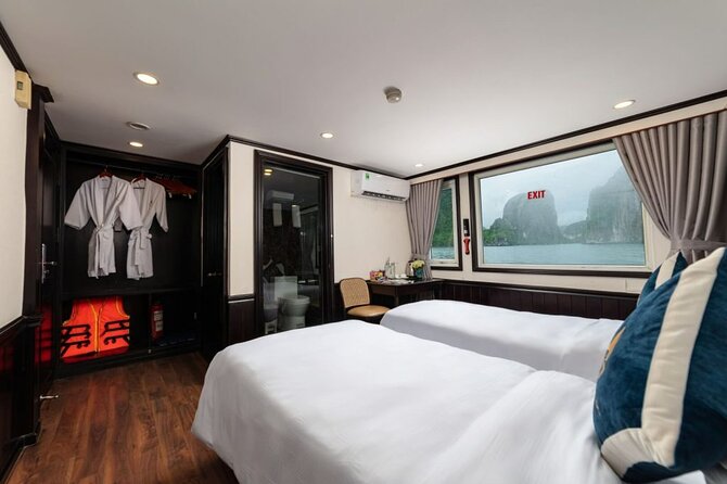 BEST Halong Bay Cruise 2 days 1 night - 5 stars - Meals, Vegetarian Options, and the Drinks You’ll Pay For