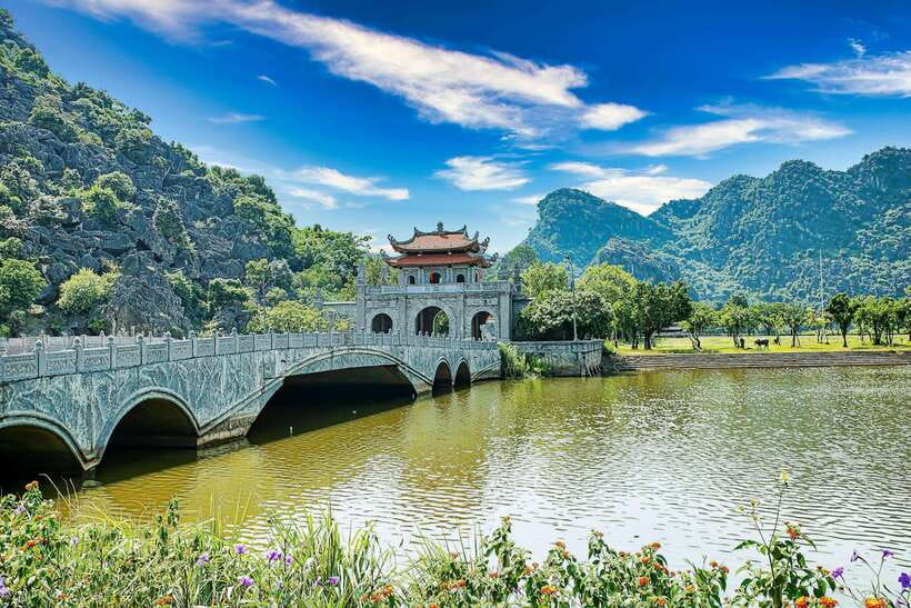 Best Ninh Binh Tour 1-Day, Small Group - Multiple Options - Choose your route: five ways to mix Tam Coc, Mua Cave, Hoa Lu, Bich Dong, Trang An