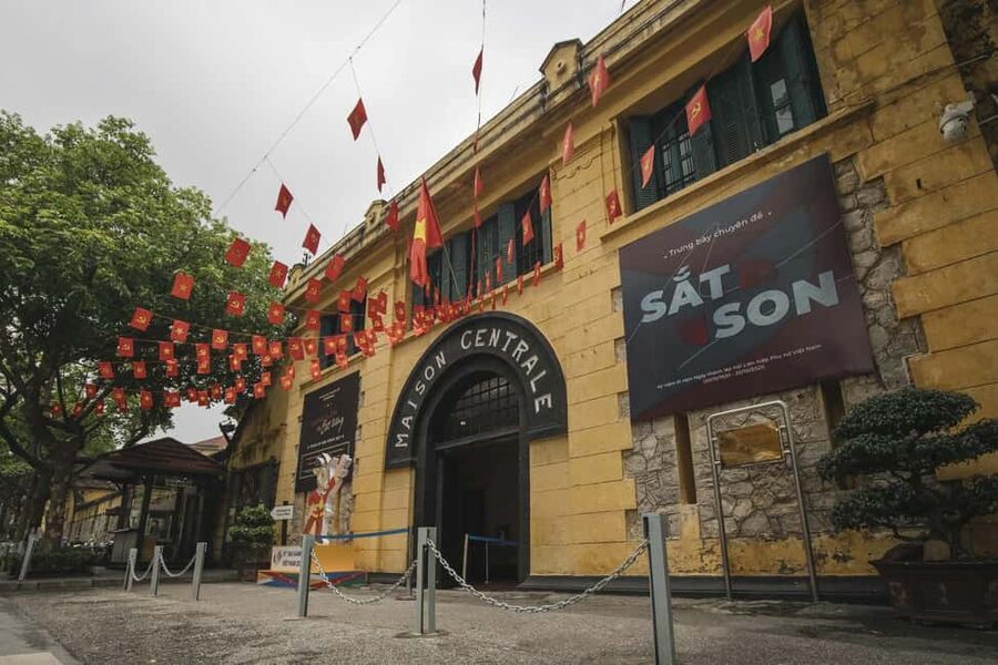 Best Of Hanoi City Tour With Incense Village-Small Group Bus - West Lake and Tran Quoc Pagoda: A Quiet Finish by Water